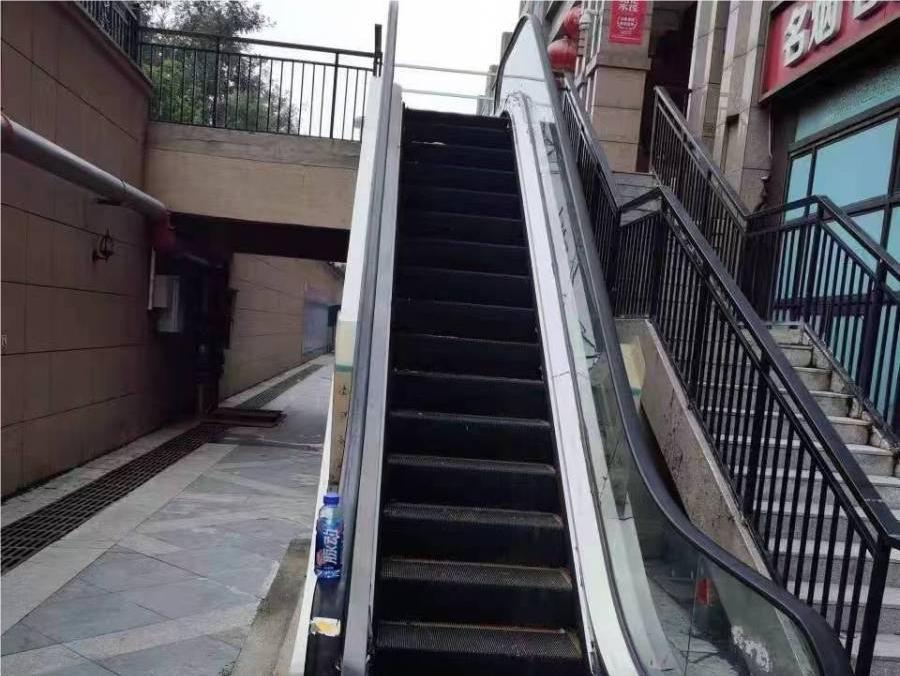 扶梯2部整體拍賣